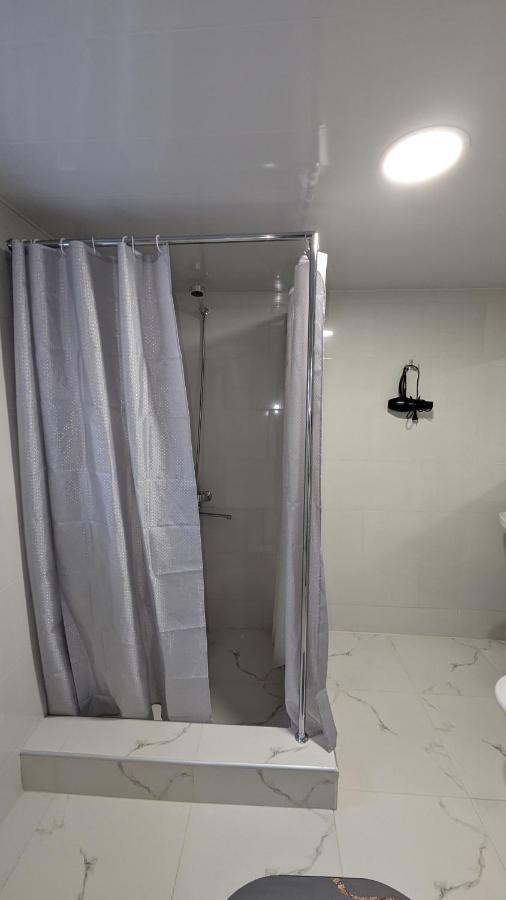 White Orchid Hotel Mtsʼkhetʼa Екстериор снимка